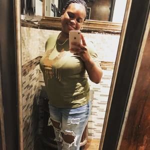 Meet your Posher, Desiree